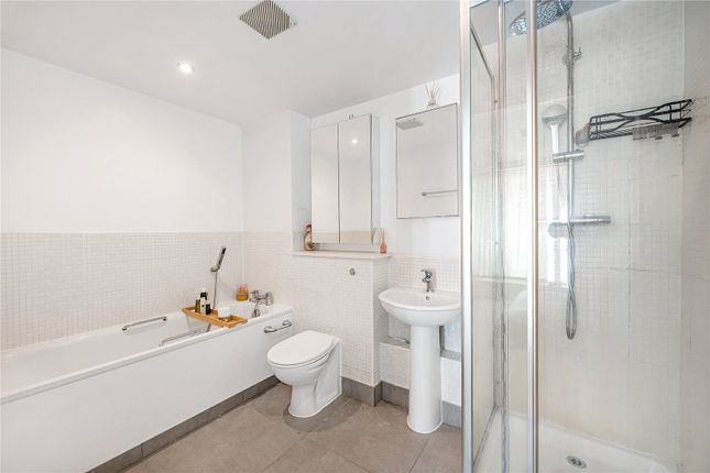 Flat for sale in 12, Point Pleasant, London