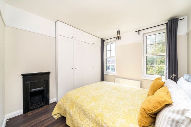 47, Inigo Jones Road, Charlton photo 4