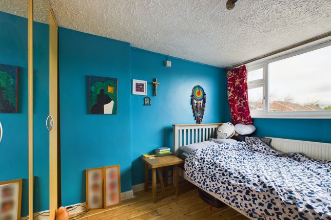 Cam02386G0-Pr0113-Still021