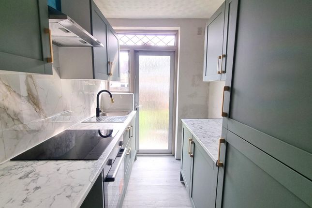 25, Stainton Road, Enfield photo 3