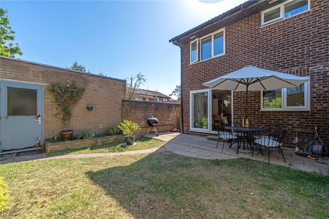 36, Briar Close, Hampton photo 2