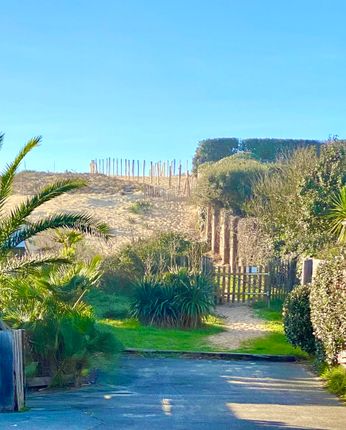 Villa for sale in Hossegor Beach, Private Access, Gated Community, Soorts-Hossegor, Soustons, Dax, Landes, Aquitaine, France