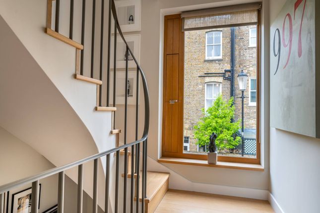 Property to rent in Boyne Terrace Mews, Holland Park, London