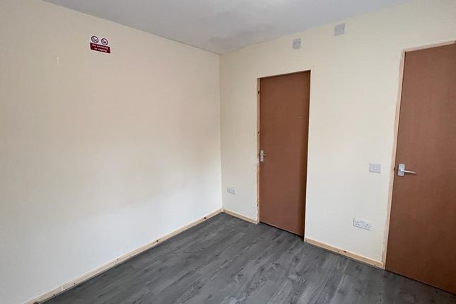 Terraced house to rent in High Town Road, Luton