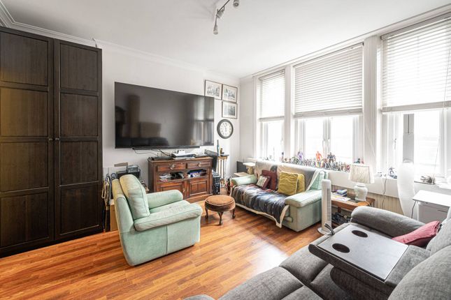 Thumbnail Flat for sale in Canfield Gardens, South Hampstead, London