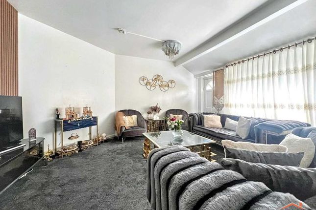 1B, Heronsgate, Edgware photo 3