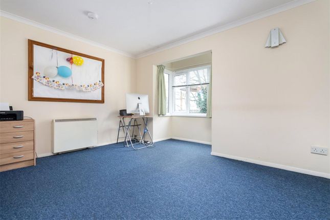 7 Kingsville Court,, 203 High Street, West Drayton photo 4