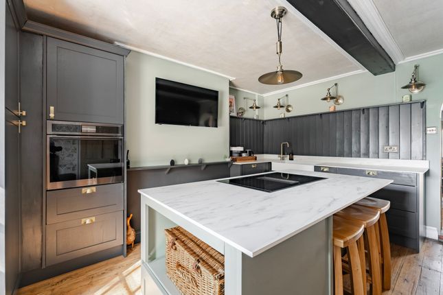 9b Dereham Road, Dereham photo 4