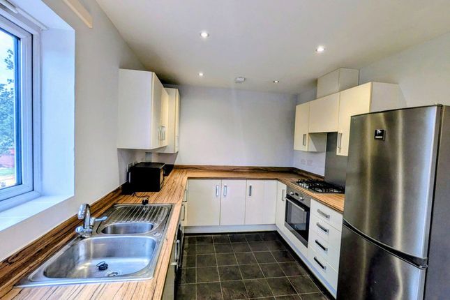 64, Nicholson Park, Bracknell photo 3