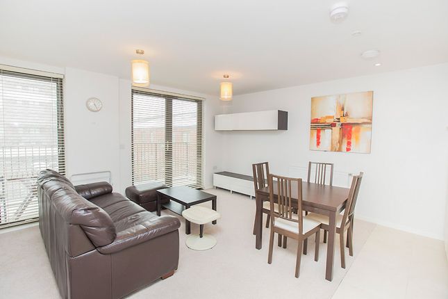 Flat to rent in Hastings Road, London