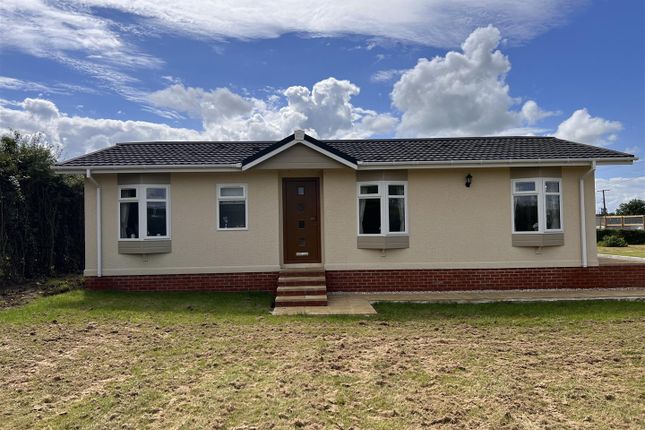 Thumbnail Mobile/park home for sale in Steanbow, West Pennard, Glastonbury