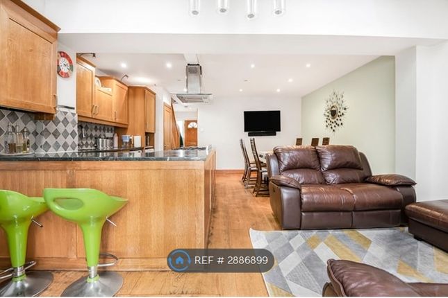 Barmouth Avenue, Perivale, Greenford photo 4
