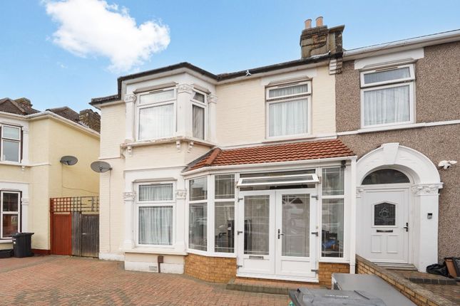 Terraced house for sale in Kinfauns Road, Ilford