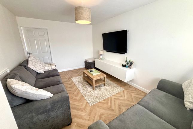 7, Navigation Drive, Burnley photo 5