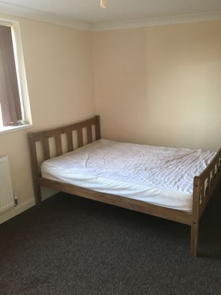 16A Wilson Street, Room 1