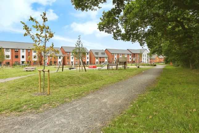 87, Glassfield Road, Whiteley photo 2