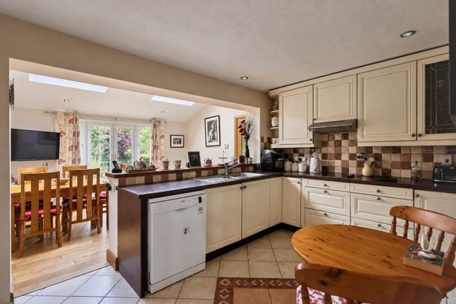 25, Kingham Drive, Carterton photo 5
