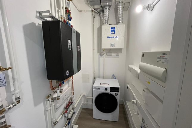 Whatsapp Image 2025-10-21 At 11.38.06 (1).Jpeg