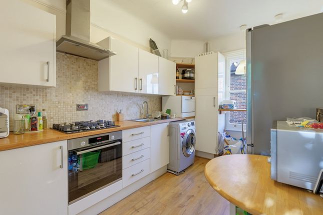 30a,Flat B, Mitcham Park, Mitcham photo 3