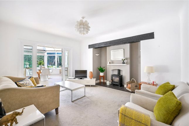 118, Holly Lane East, Surrey photo 2