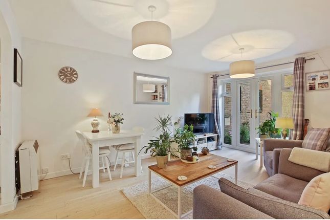 Thumbnail Flat for sale in Broomhill Road, London