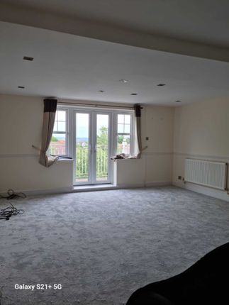 Flat for sale in The Ridgeway, Middx, Enfield