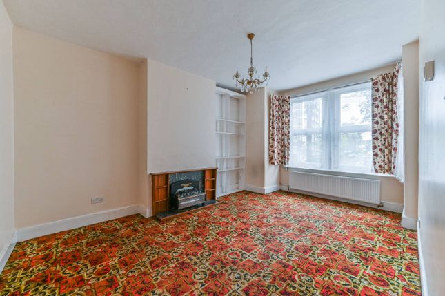 Flat for sale in Franciscan Road, Tooting Bec, London