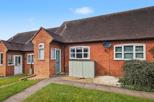 1-bed house on 21, Orchard Close, Thame, £230,000