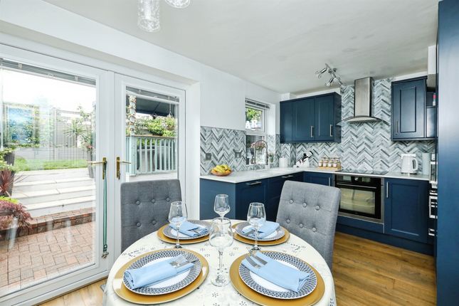 26, Newton Close, Worksop photo 2