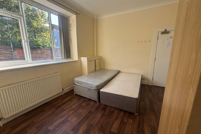6-bed semi-detached on 11, Northcote Road, BOURNEMOUTH, £700/mo