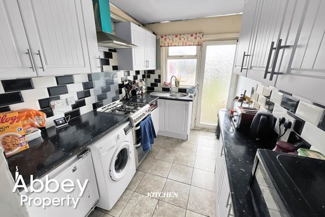 410 Leagrave Road, Luton photo 5