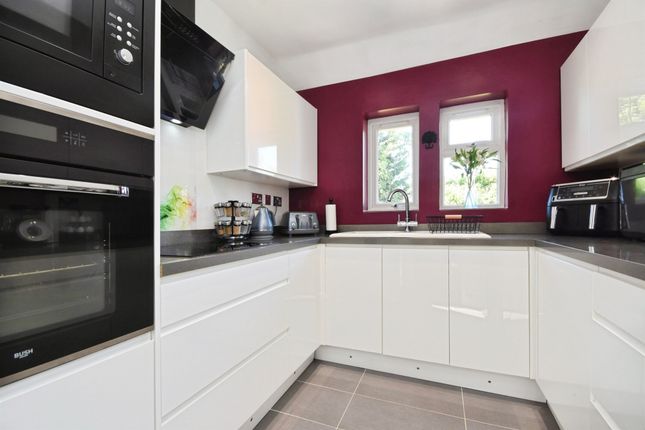 26a, Langham Crescent, Billericay photo 4