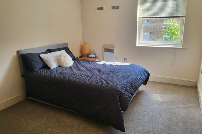 Flat to rent in Ashburnham Place, London