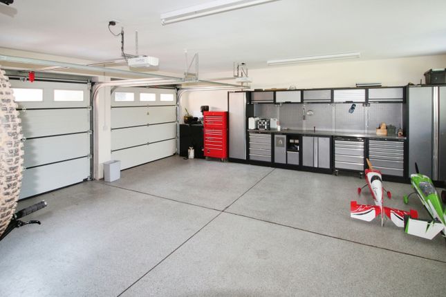 Garage.Jpg