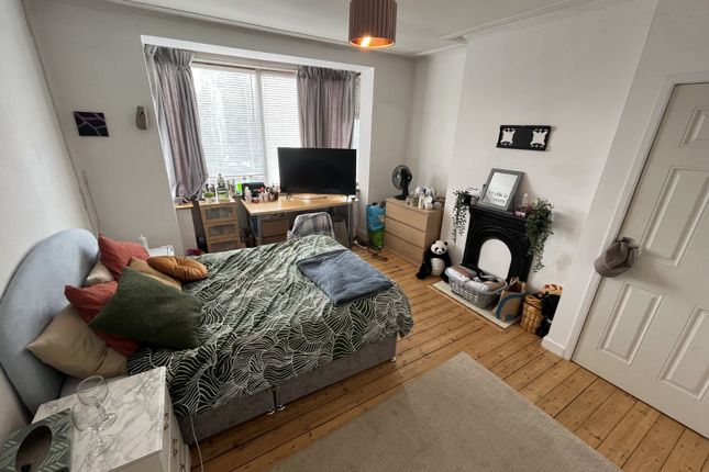 Ash Road, Leeds photo 3