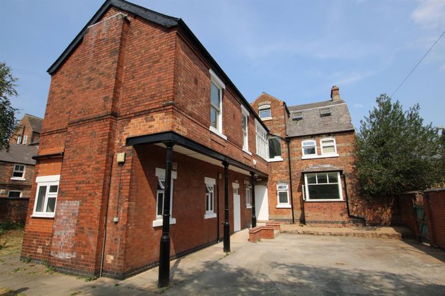 Studio to rent in St. Pauls Square, Burton-On-Trent