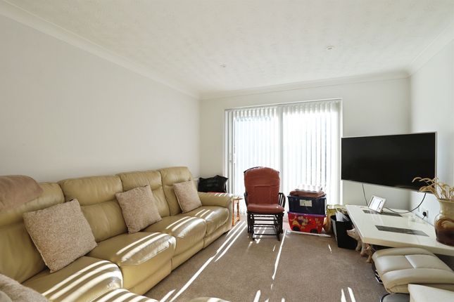 134, Beech Avenue, Bourne photo 4