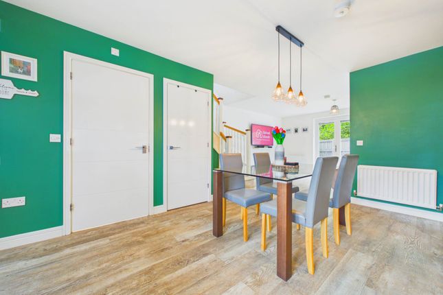 74, Shott Drive, Glasgow photo 4