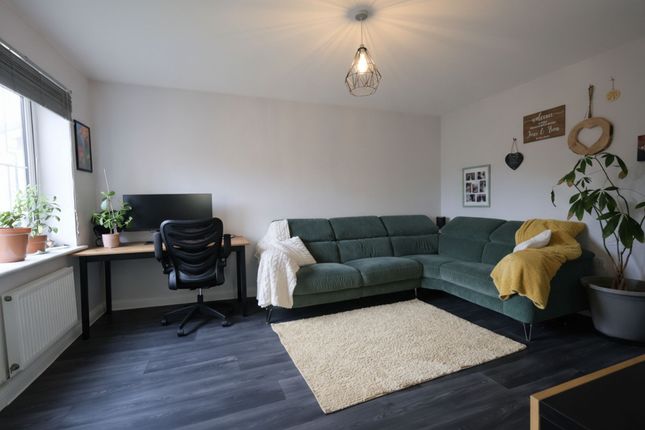 44 Shire Way, Ely photo 3