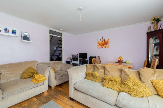 77, Windrush Way, Maidenhead photo 4