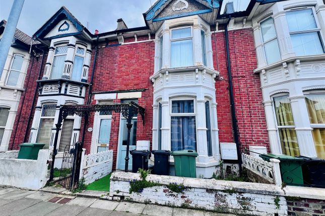 Thumbnail Flat to rent in Winter Road, Southsea