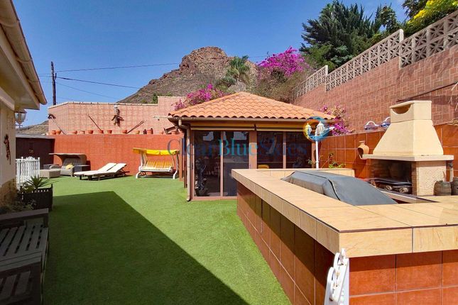 Villa for sale in La Florida (Arona), Tenerife, Spain