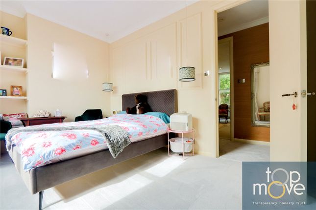 Flat for sale in Brondesbury Villas, London