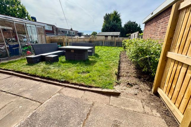 3, Alumbrook Avenue, Holmes Chapel photo 3