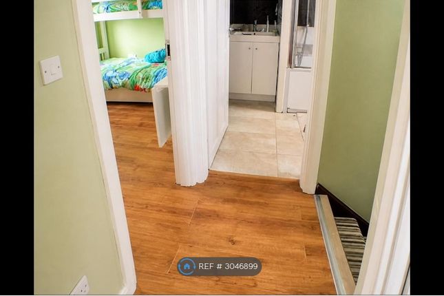 West Grove, Woodford Green photo 5