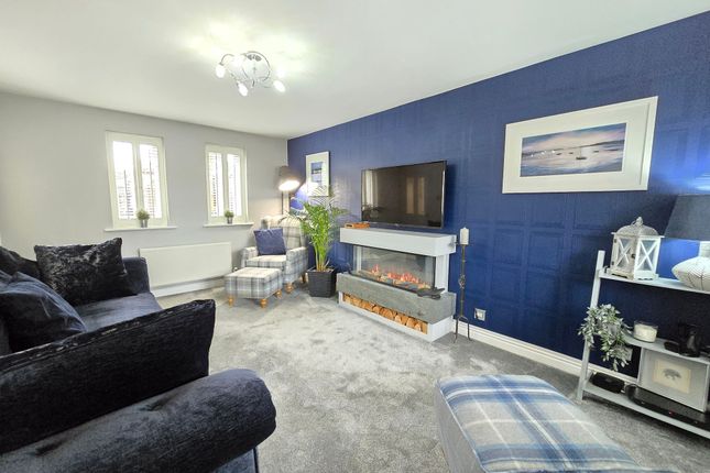 3, Whitebeam Close, Timperley, Altrincham photo 2