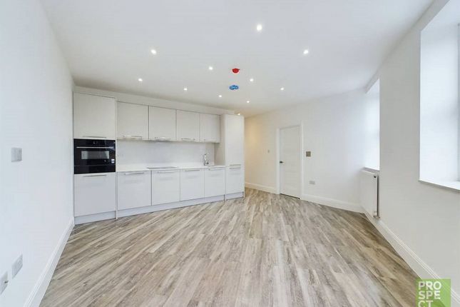 Thumbnail Flat to rent in Kings Road, Reading, Berkshire