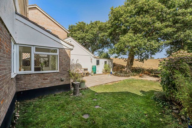 9 Greenbank Close, Truro photo 2