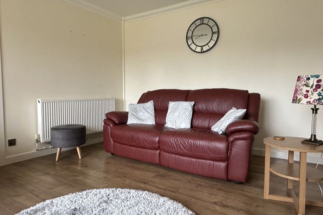 21, Tawe Park, Ystradgynlais photo 3