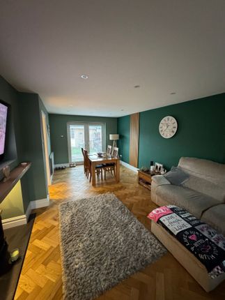 9 Westfield Grove, Goole photo 4